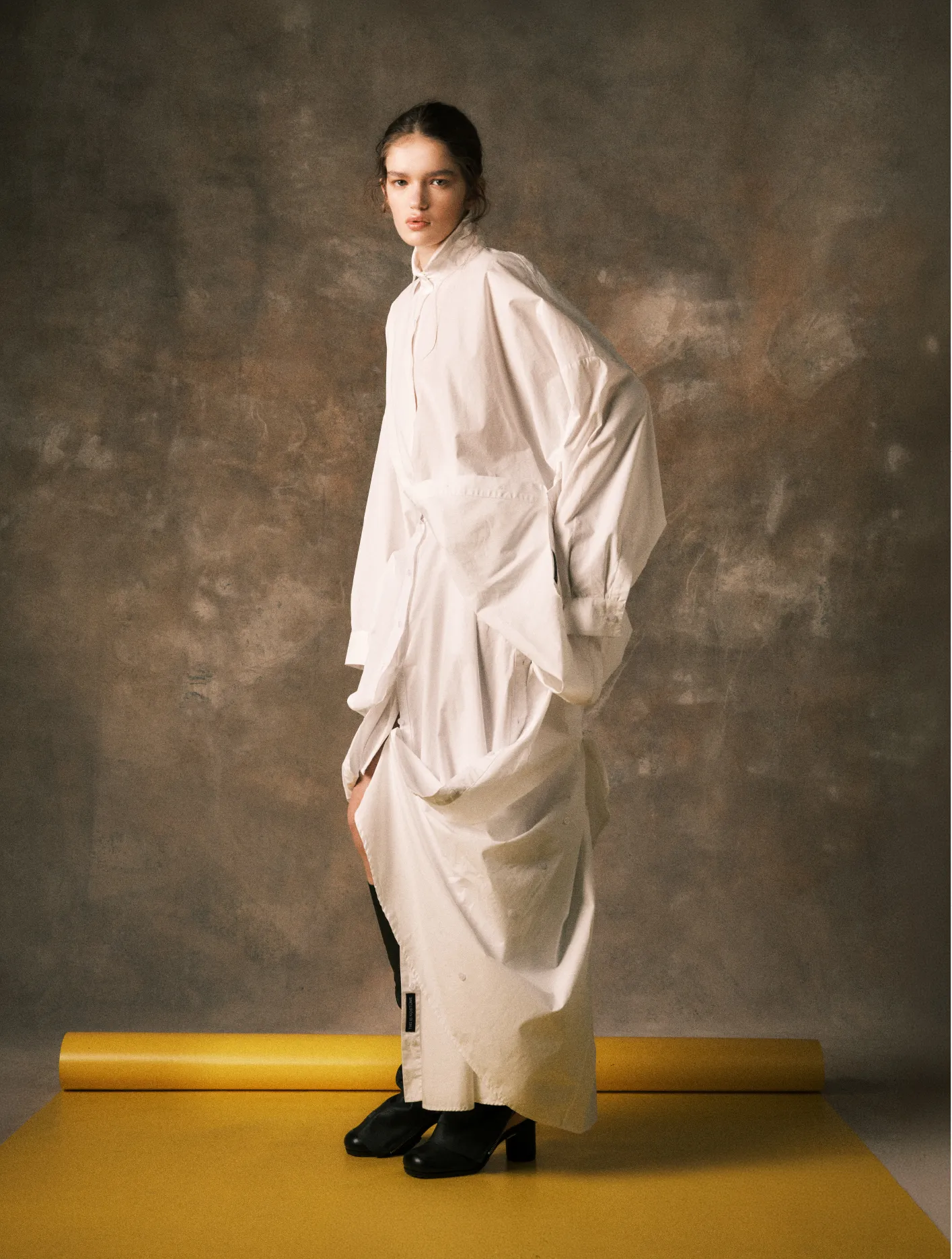 KOSTÜME #52SS27 Look 1